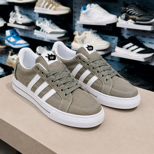 Super Premium Quality Branded Sneaker (520)